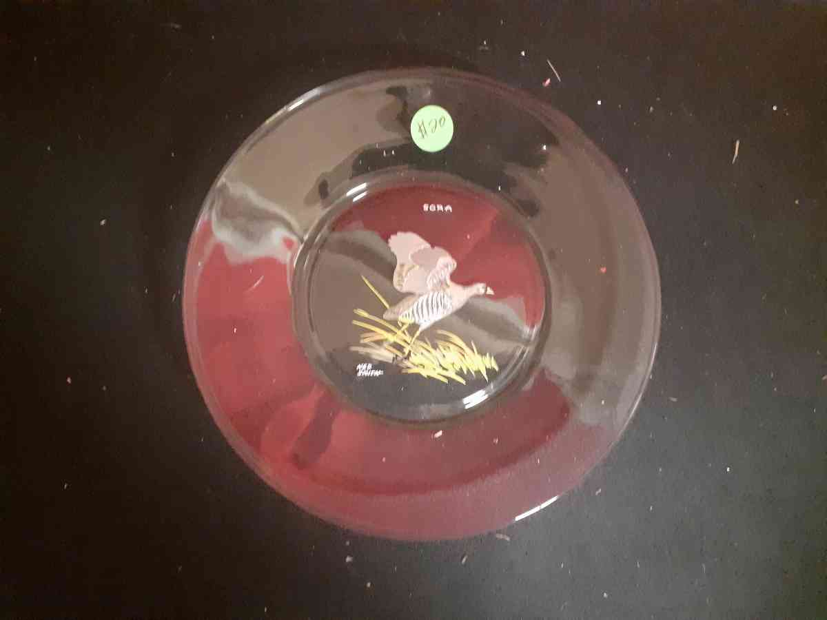 Collectible Plates - Fredonia, Pennsylvania - FleaMarketBay