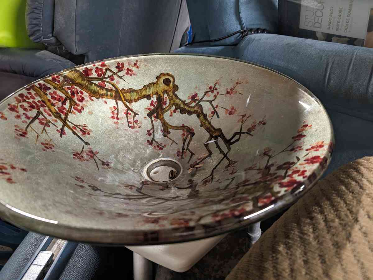 Vanity sink with a rose vine design - Columbia, Alabama - FleaMarketBay