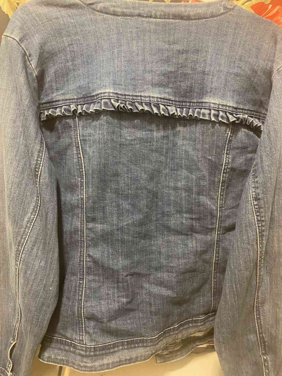 kate and Mallory - Pittsburgh, Pennsylvania - FleaMarketBay