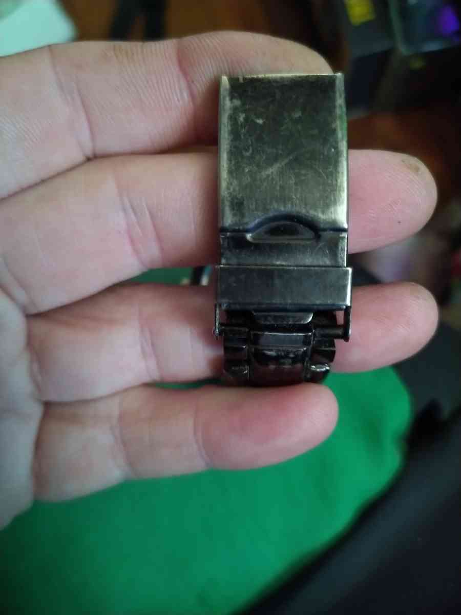 skull quartz analog watch dragon on face - Anderson, Indiana - FleaMarketBay