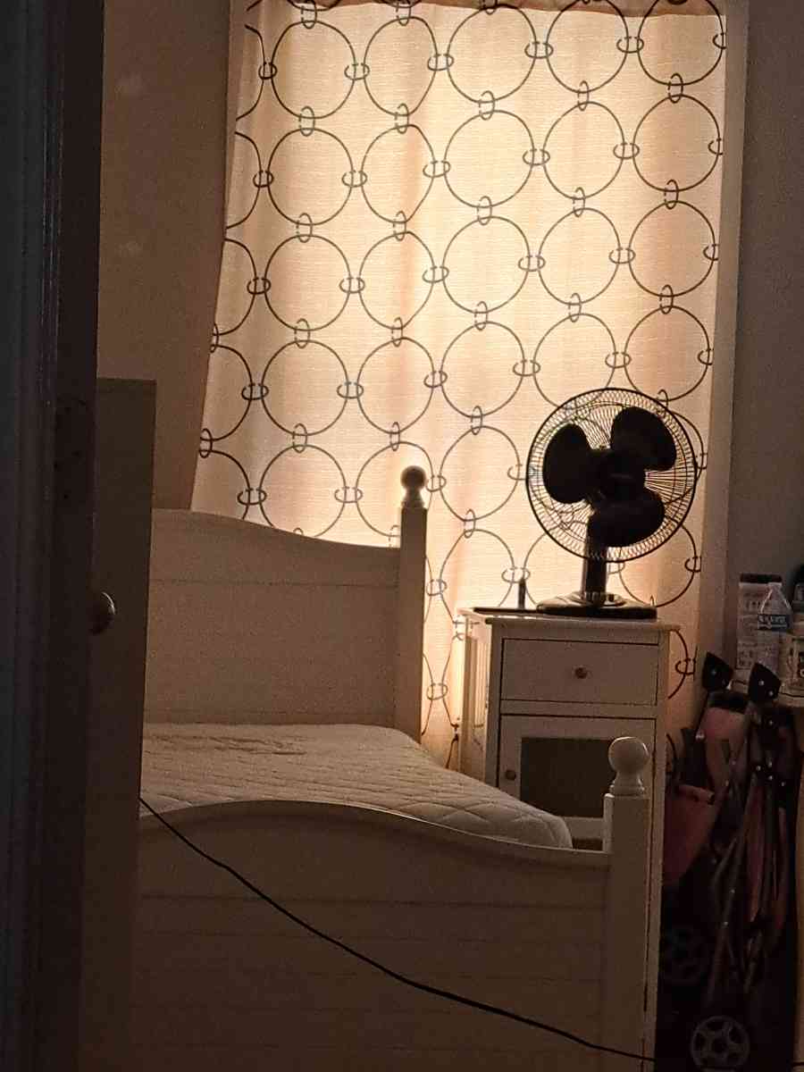 twin bed and matress - Milford, Massachusetts - FleaMarketBay