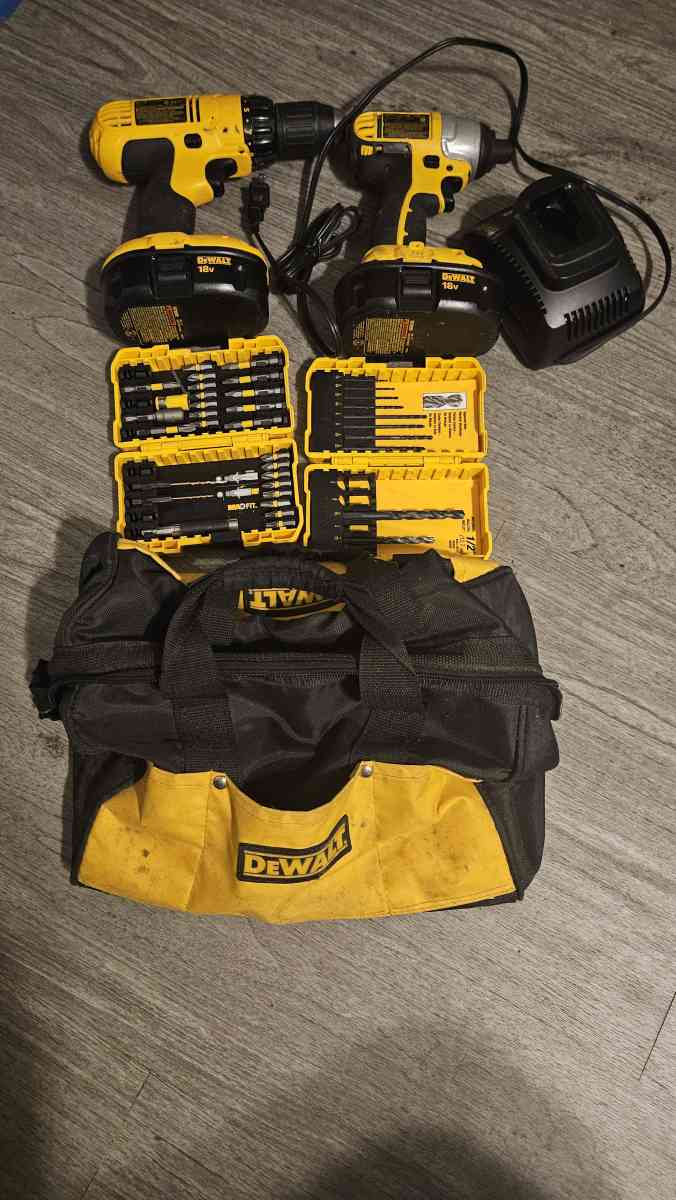 DEWALT DRILL SET - Homestead, Florida