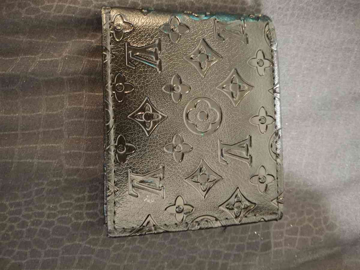 nice mens LV wallet - Austin, Texas