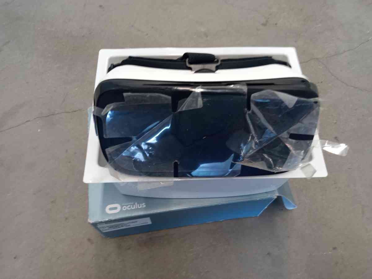 the Samsung Gear VR oculus new - Belmont, California - FleaMarketBay