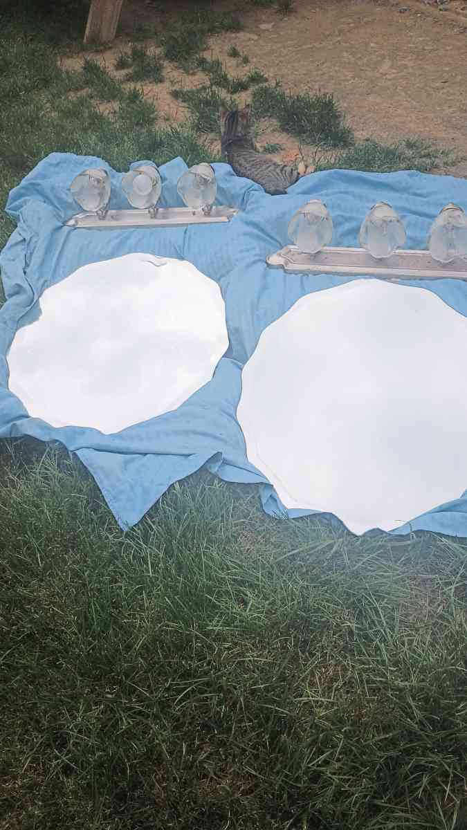 bathroom mirrors - Hedgesville, West Virginia - FleaMarketBay