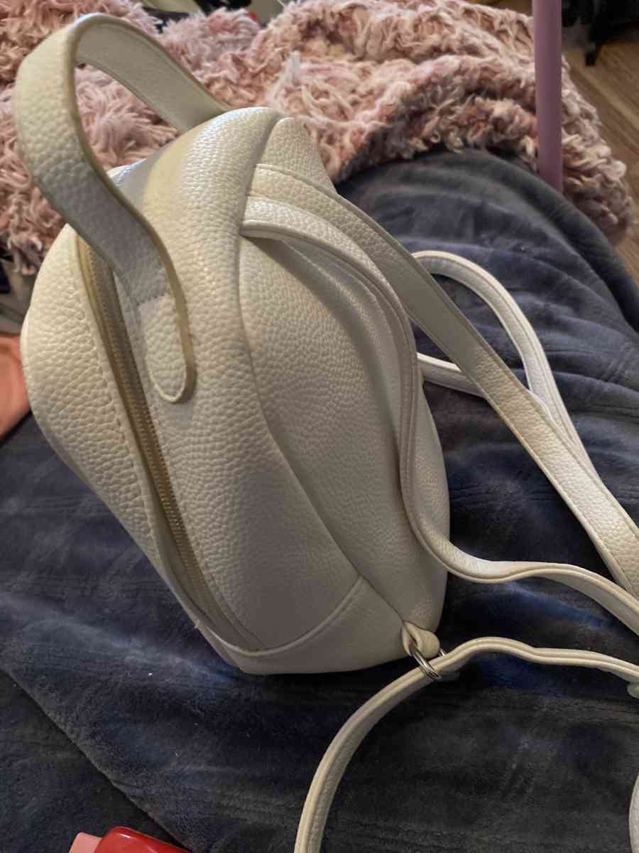 Jessica Moore backpack - Warner Robins, Georgia - FleaMarketBay