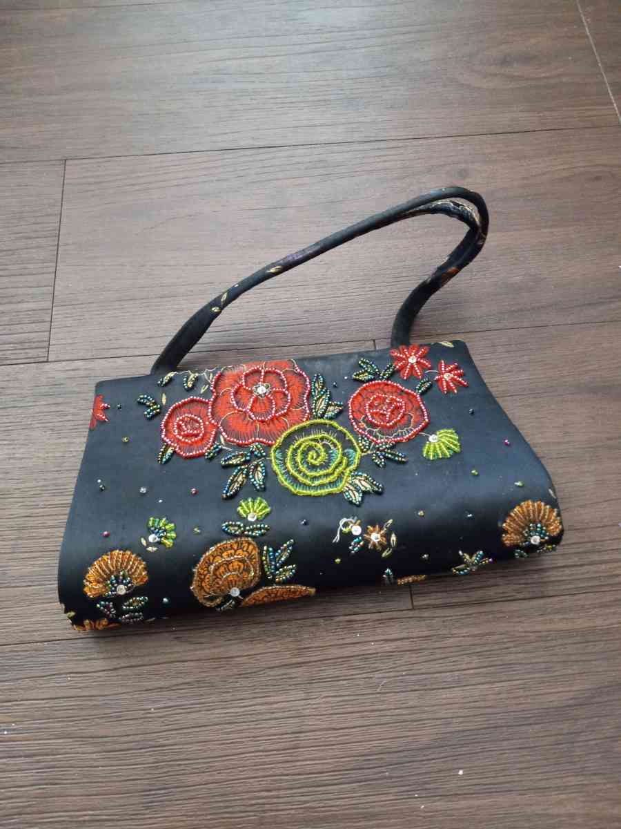 black purse - Morrisville, North Carolina