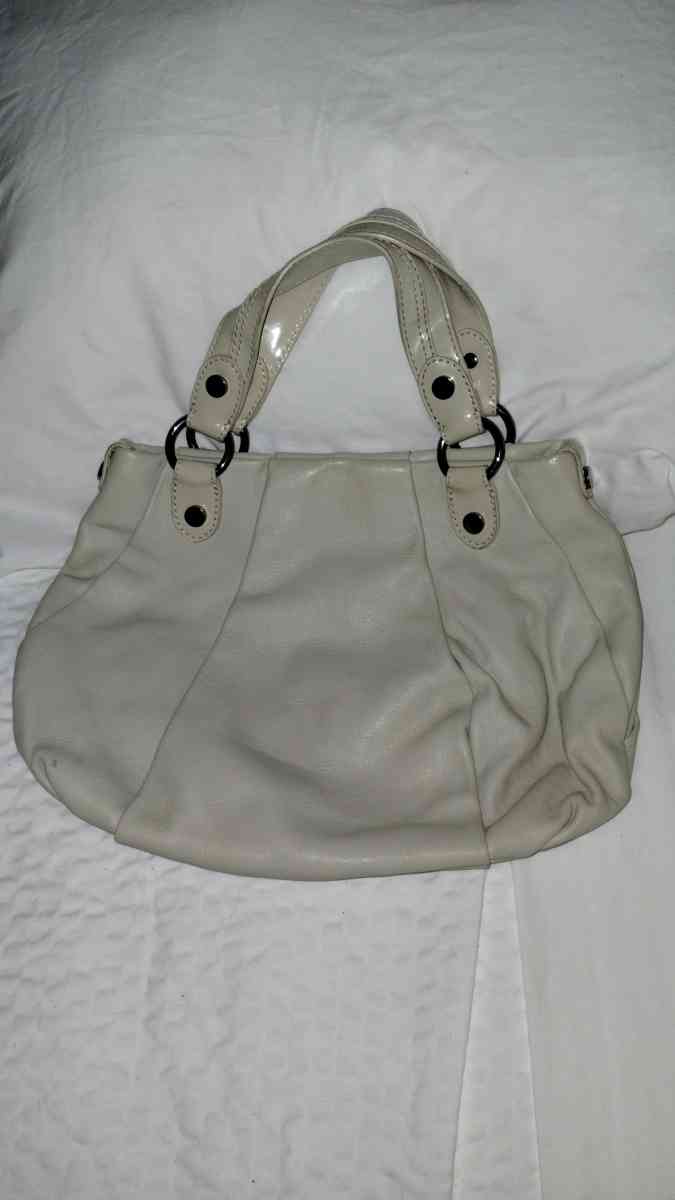 Vera Wang hobo - Platte City, Missouri - FleaMarketBay