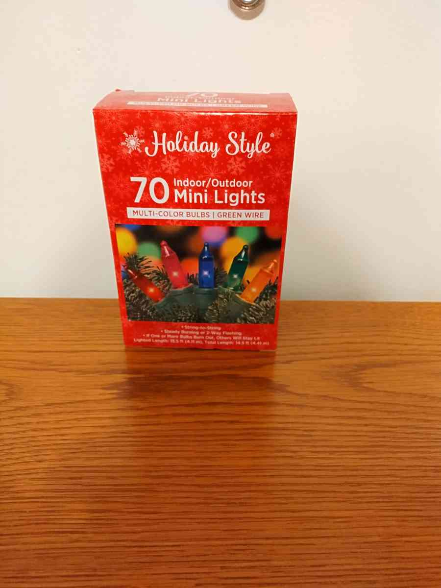 Christmas lights - Adelanto, California - FleaMarketBay