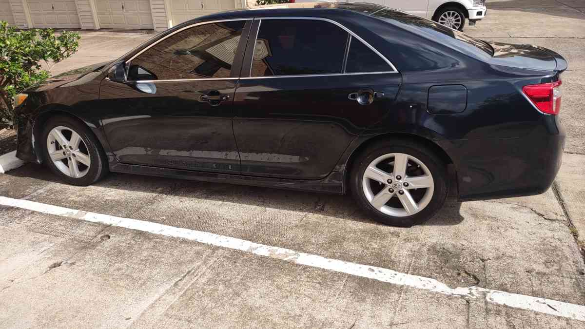 2013 Toyota Camry - Houston, Texas - FleaMarketBay