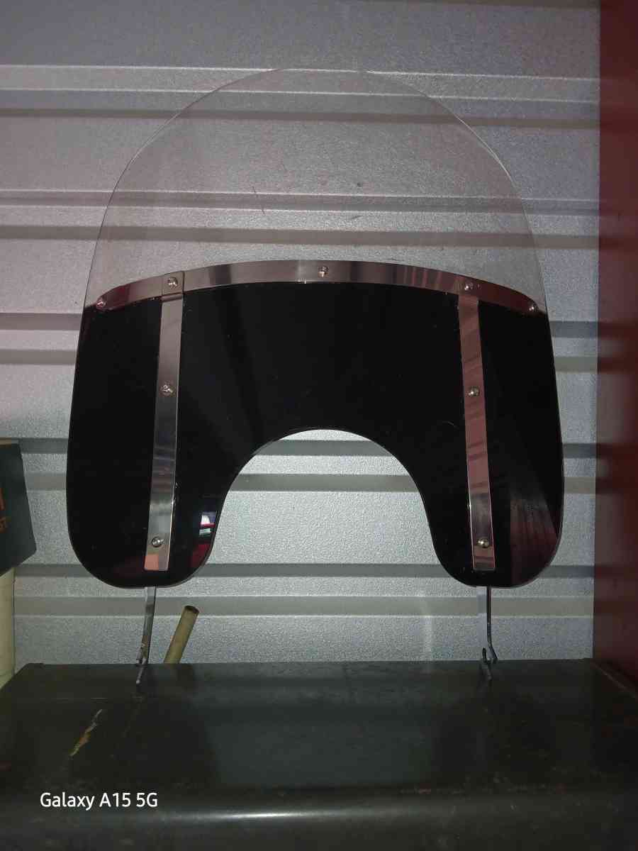 Harley Davidson windshield - Manchester, New Hampshire - FleaMarketBay