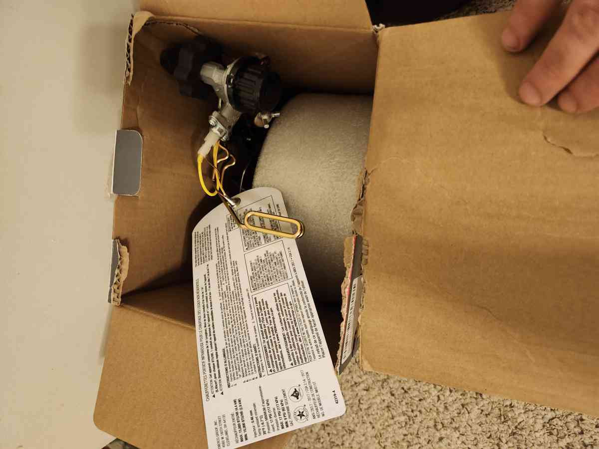 Mr heater 10 12 15 thousand btu propane tank top heater - Eldorado, Illinois - FleaMarketBay