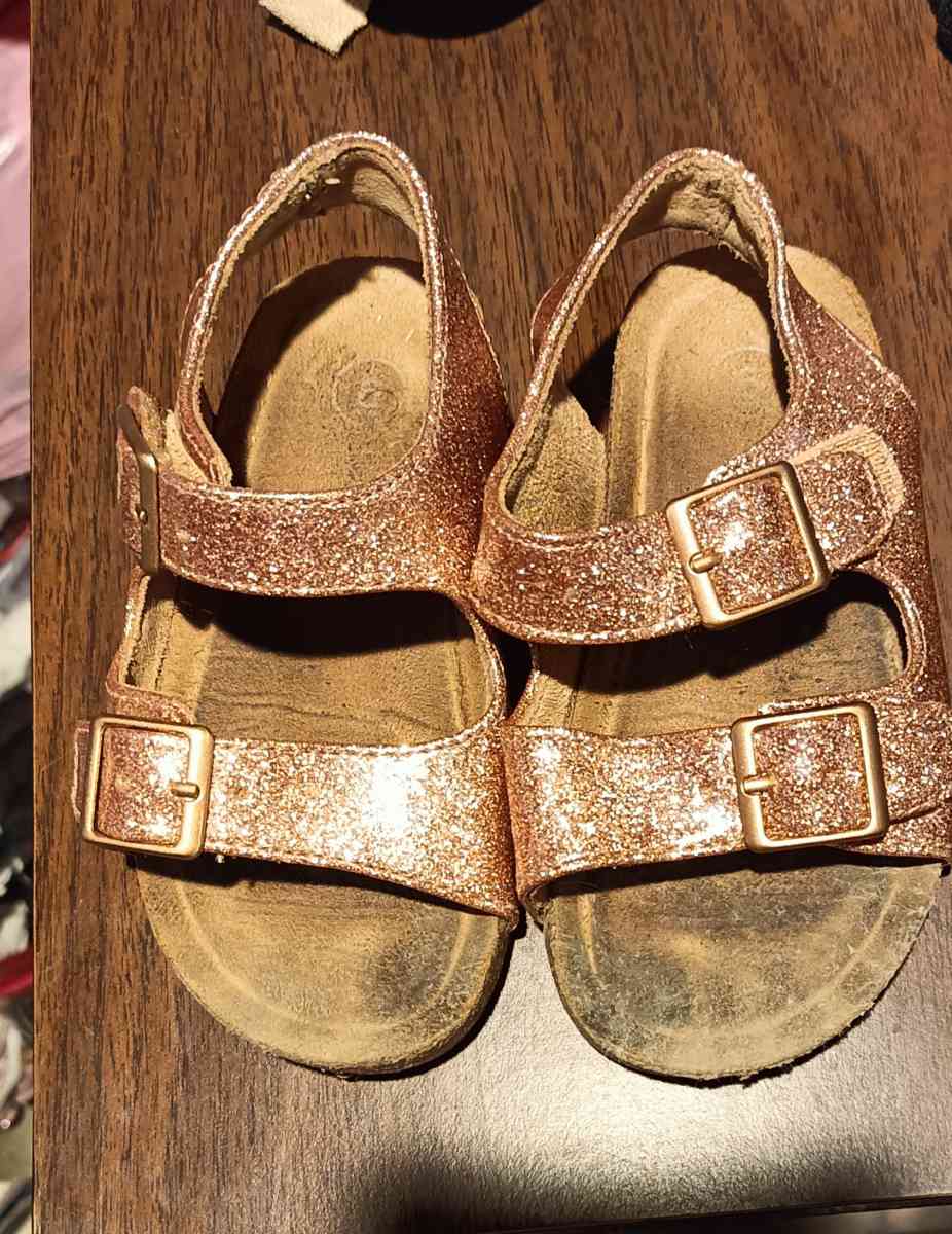 childrens shoes and jacket - Lees Summit, Missouri - FleaMarketBay