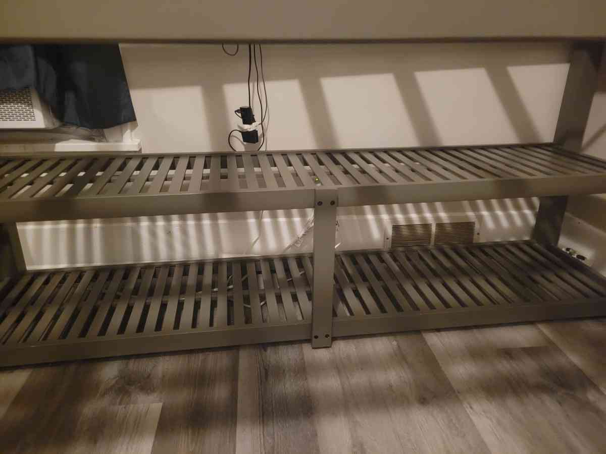 Twin loft bed frame - Marysville, Michigan - FleaMarketBay