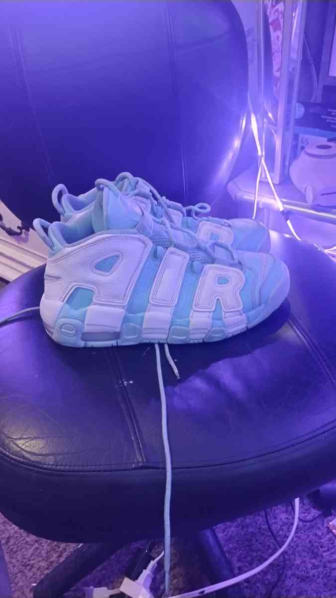 womans fashion 8 and half to 9 shoe - Jacksonville, Florida - FleaMarketBay