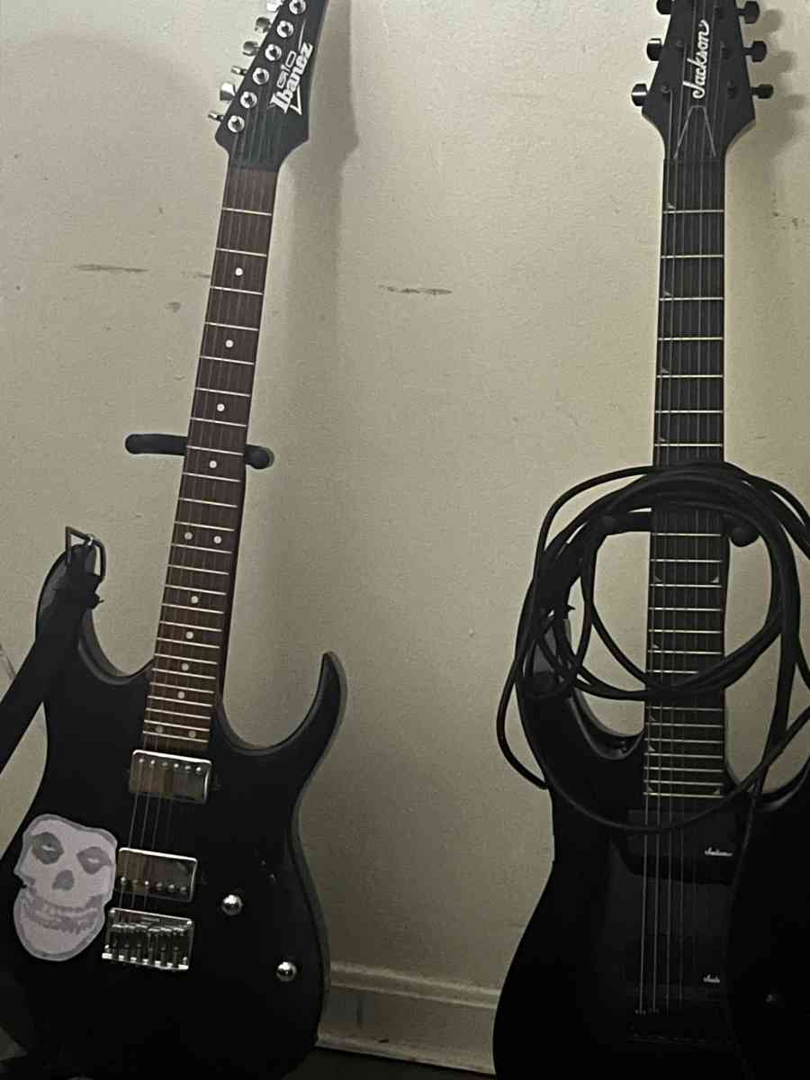 2 guitars for sale price reduced - Louisville, Kentucky - FleaMarketBay
