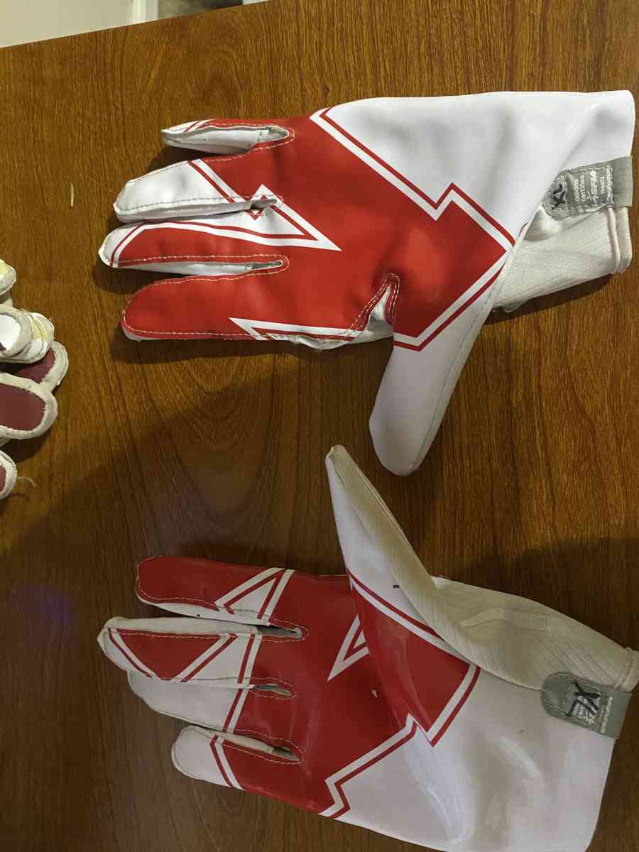 XL game worn Nebraska gloves - Zebulon, North Carolina - FleaMarketBay