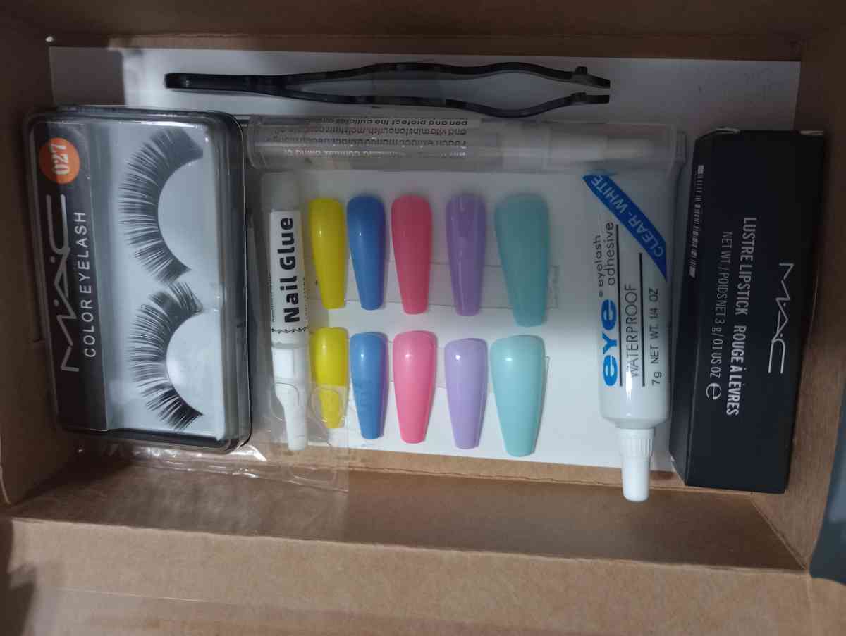 Complete Nail  Lash Beauty boxes - Orlando, Florida - FleaMarketBay