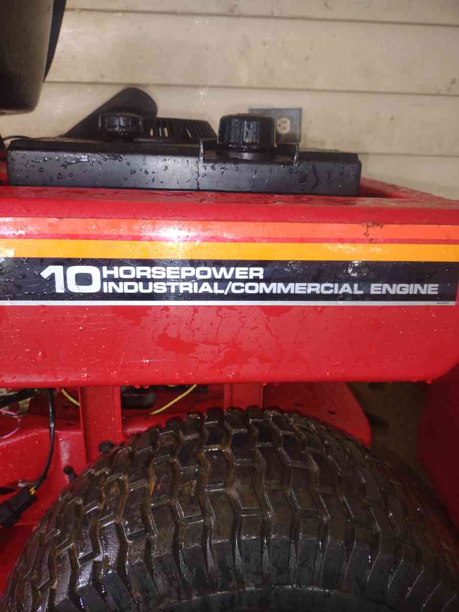 Murray 10 horsepower riding mower - Gainesville, Georgia - FleaMarketBay