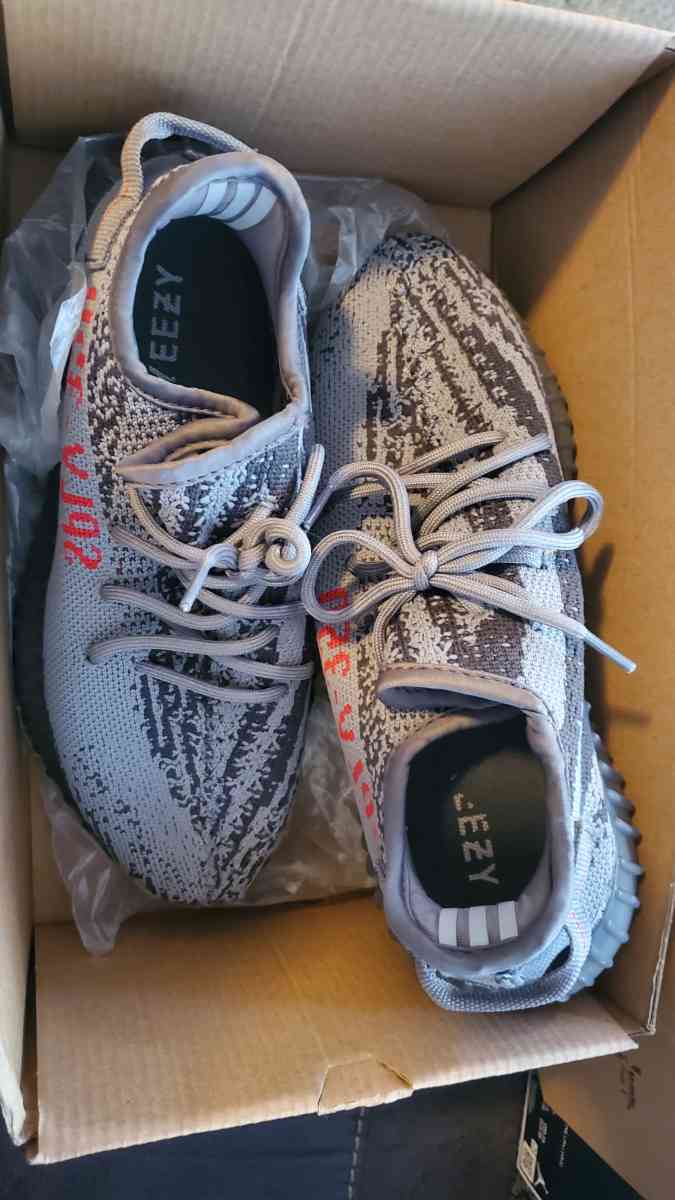 Kids Yeezys  JOLIET PICKUP - Joliet, Illinois - FleaMarketBay