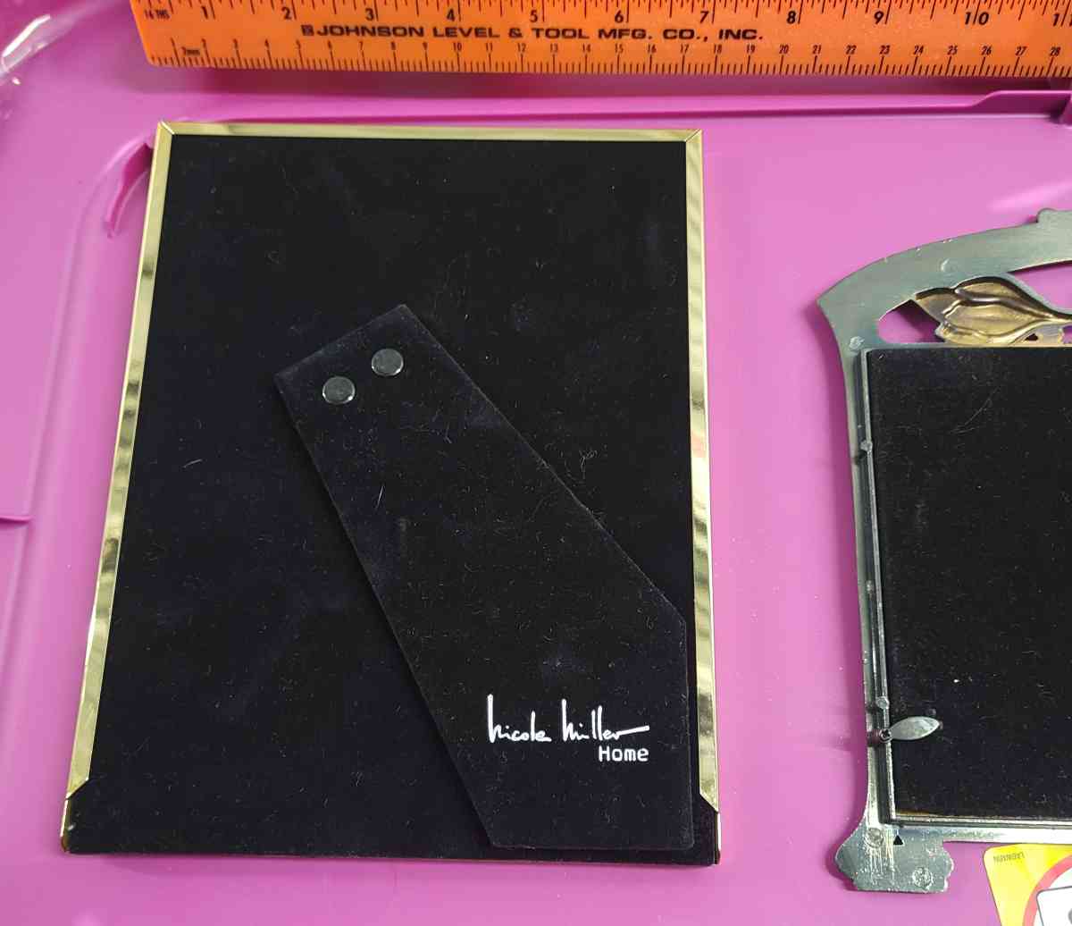 3pcs Gold Modern Picture Frame Lot 1 7x 5 2 4x6 - Kenner, Louisiana - FleaMarketBay