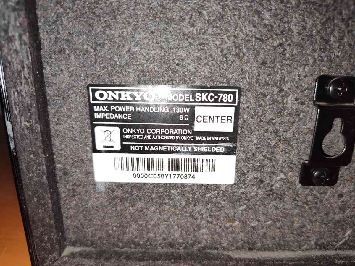 Onkyo AV ReceiverGiant Subwoofer6  varied surround sound spe - Wantagh, New York - FleaMarketBay