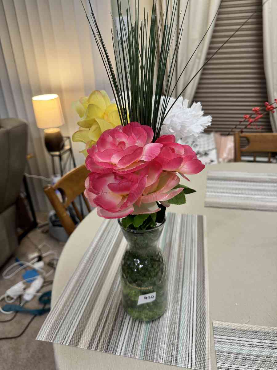 Beautiful Artifical Flower Arrangements - Richmond, Virginia - FleaMarketBay