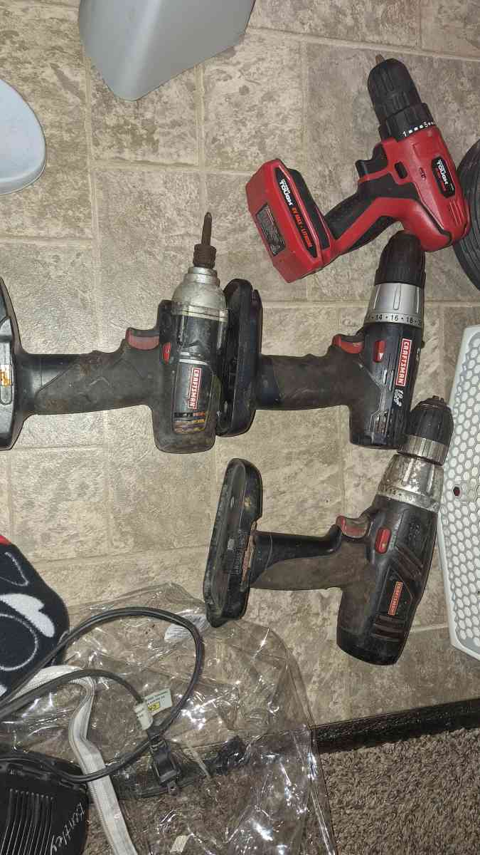 dollys  n several different drills and batteries - Dauphin, Pennsylvania - FleaMarketBay