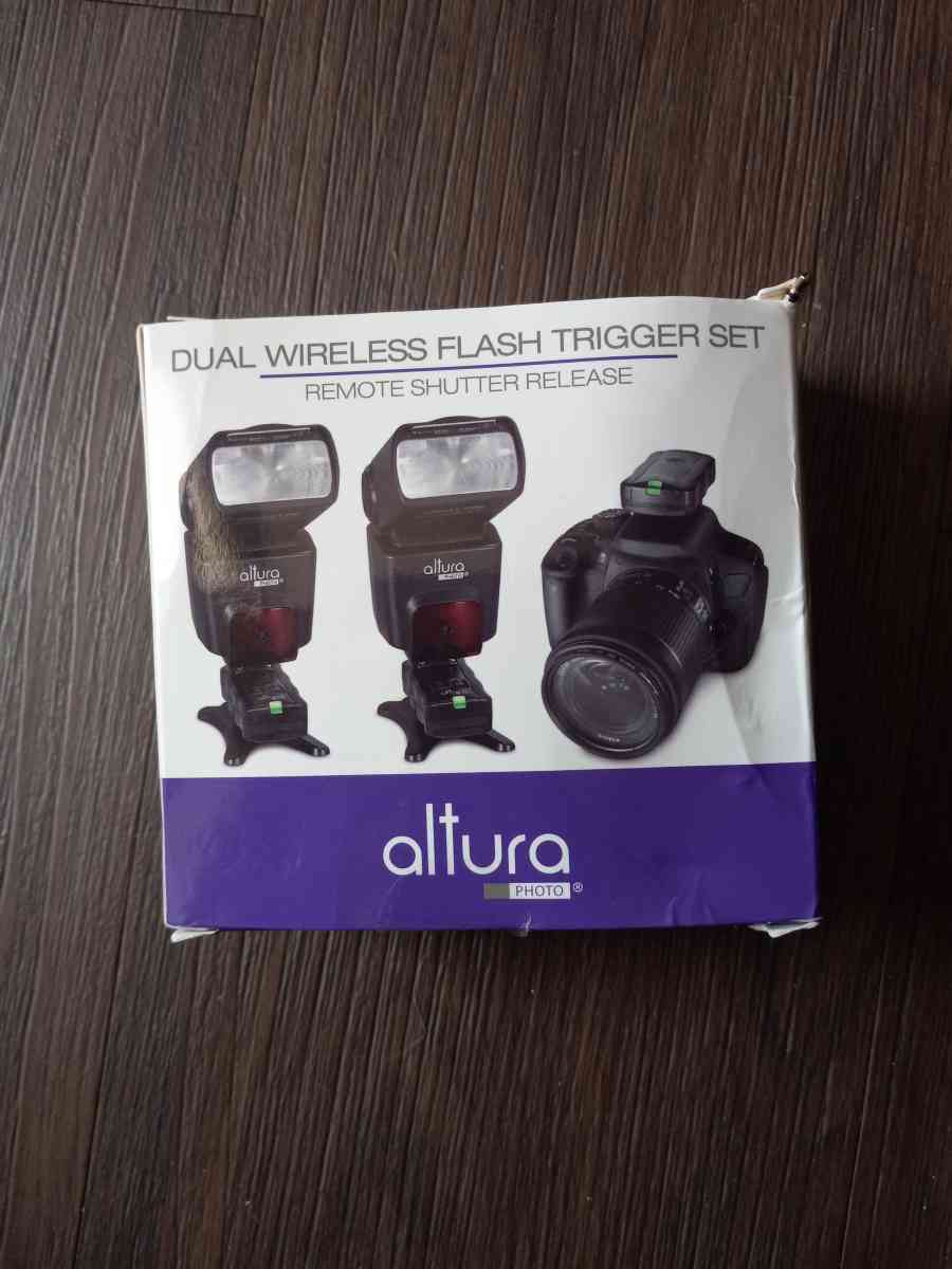 Dual Wireless Flash Trigger Set - Morrisville, North Carolina - FleaMarketBay