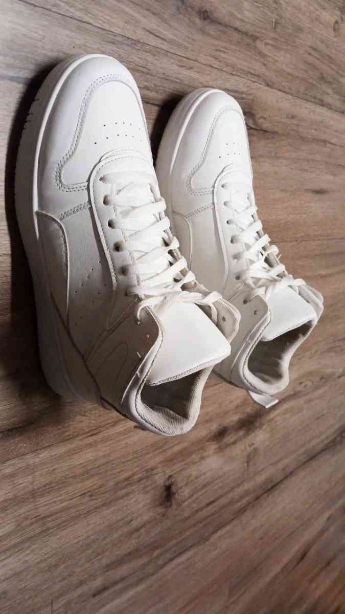 high shoes Nike - Stockton, California - FleaMarketBay