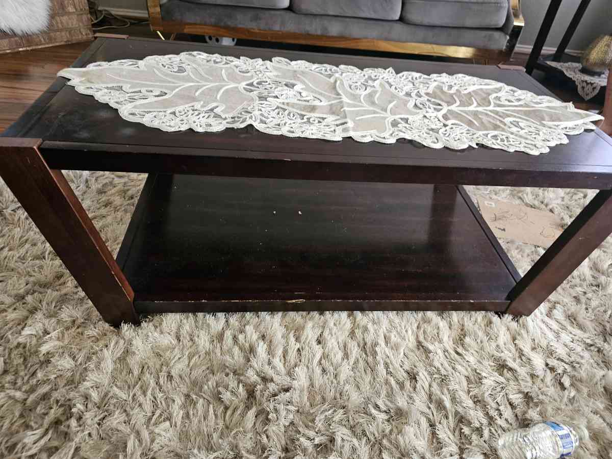 living room table - Arlington, Texas - FleaMarketBay