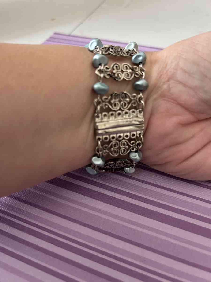 costume bracelet - Indianapolis, Indiana - FleaMarketBay