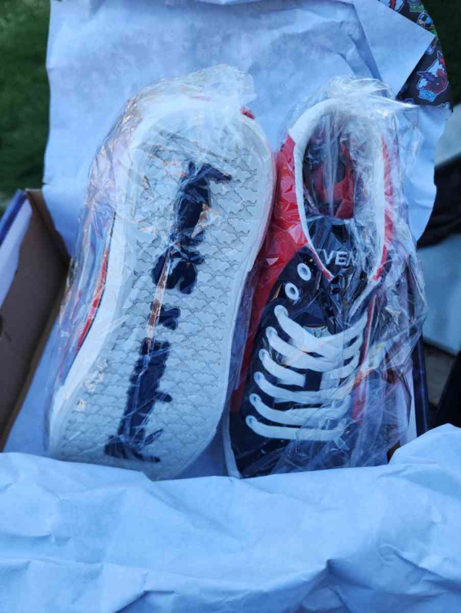 REVENGE x STORM HIGH TOP RED  NAVY  SIZE 8M 95W - Saint Louis, Missouri - FleaMarketBay