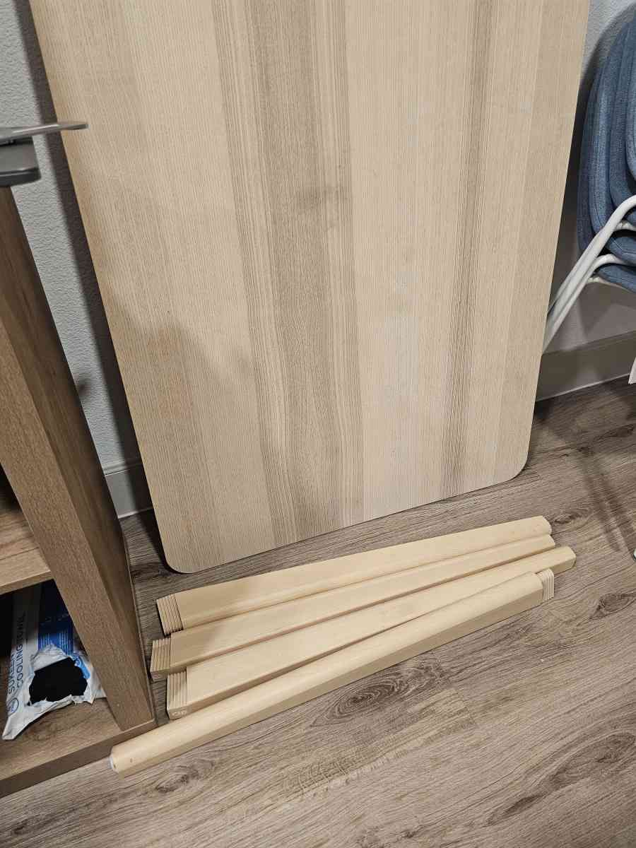 Dining Room Table and Chairs - Houston, Texas - FleaMarketBay