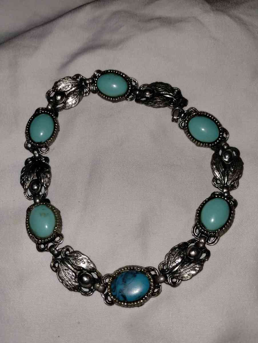 Beautiful turquoise necklace - Platte City, Missouri - FleaMarketBay