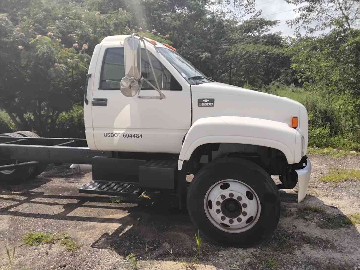 1998 Chevy C650 Cab Chassis 3116 Caterpillar Motor 5 SPEED - Williamstown, New Jersey - FleaMarketBay