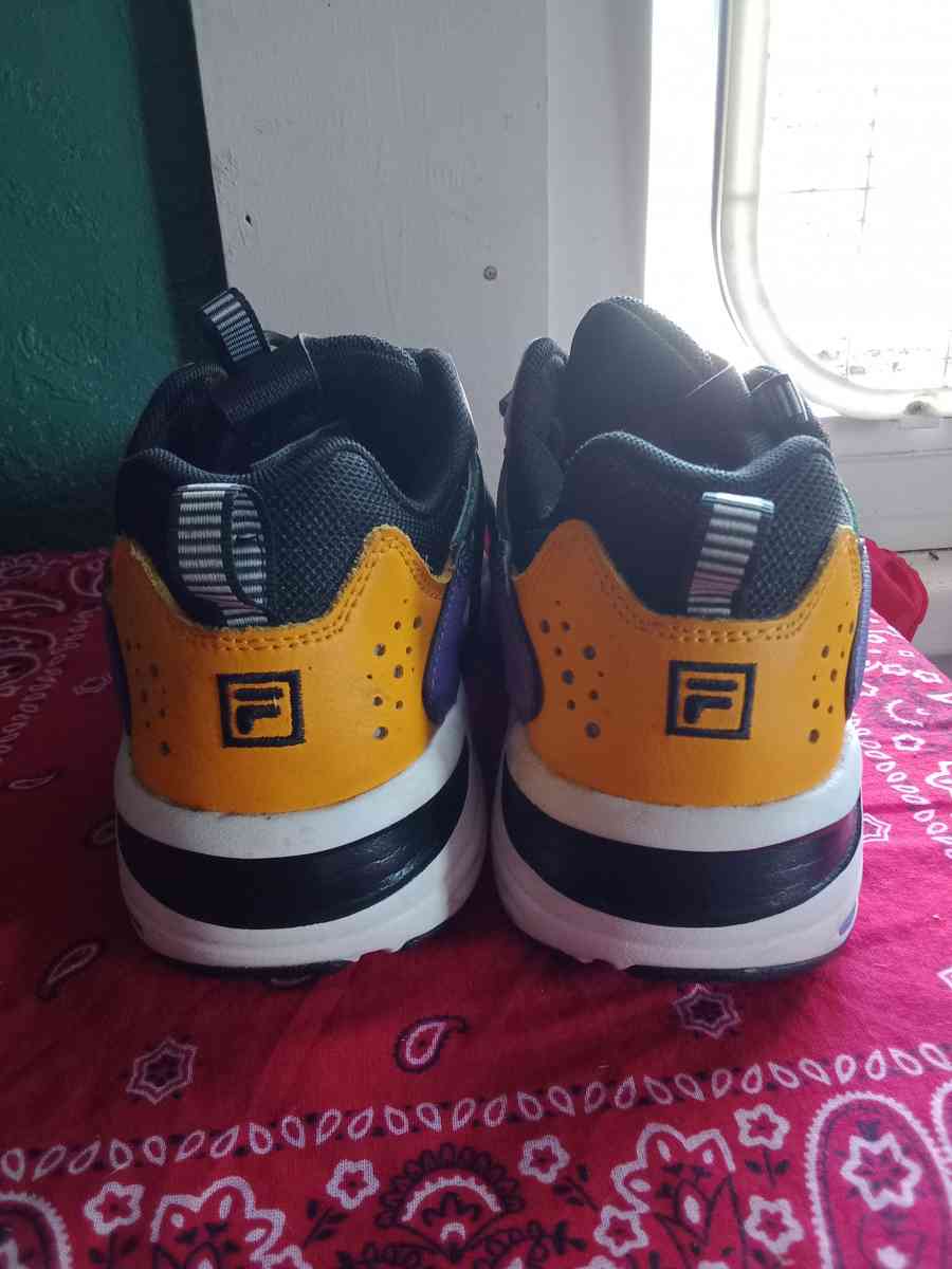 Fila shoes size 6y - Dayton, Ohio - FleaMarketBay