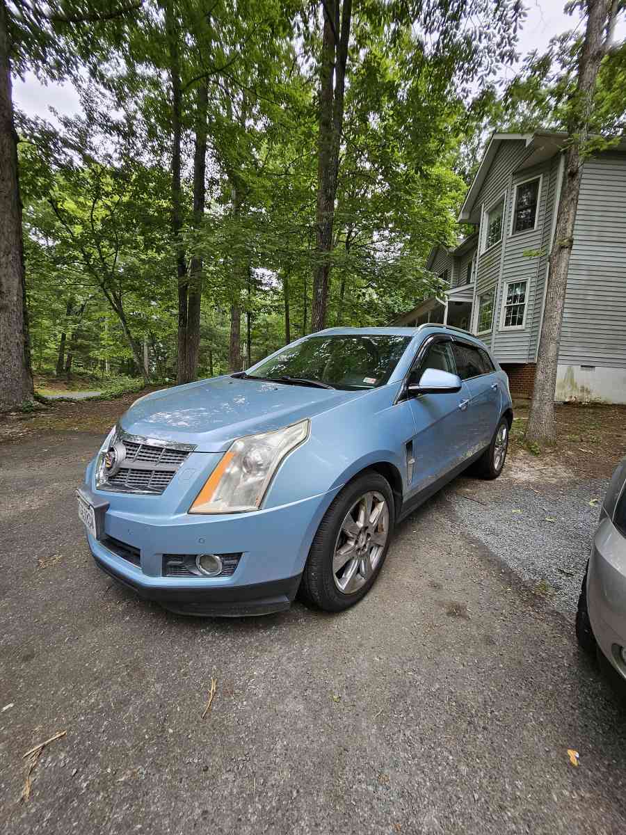 2011  cadillac srx premium - Locust Grove, Virginia - FleaMarketBay