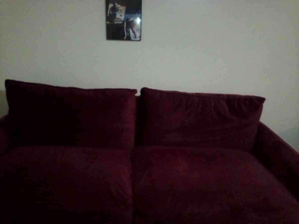 burgundy gaming couch - Slidell, Louisiana - FleaMarketBay