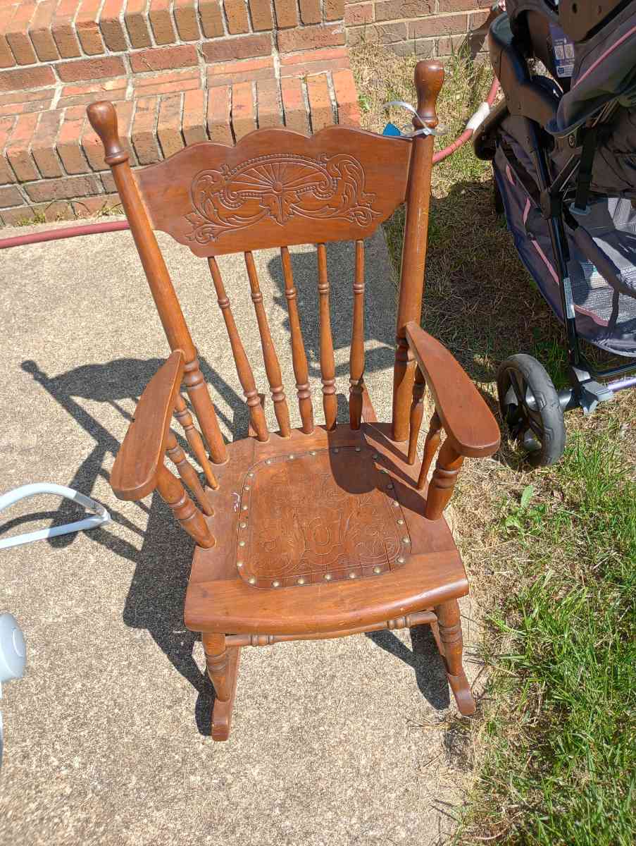 antique childrens rocking chair - Taylors, South Carolina - FleaMarketBay