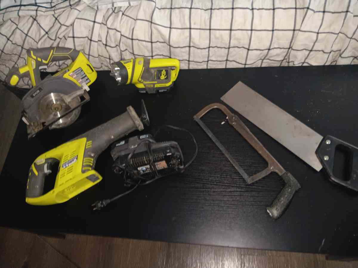 lots of tools and hardware - Las Vegas, Nevada - FleaMarketBay