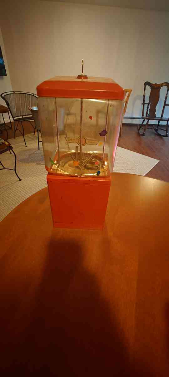 Vintage Northwestern Gumball Machine With Key - Wayne, New Jersey - FleaMarketBay