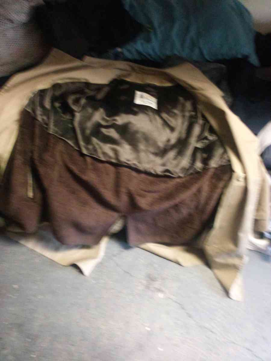 London Fog Tan Trench Coat - Abington, Pennsylvania - FleaMarketBay