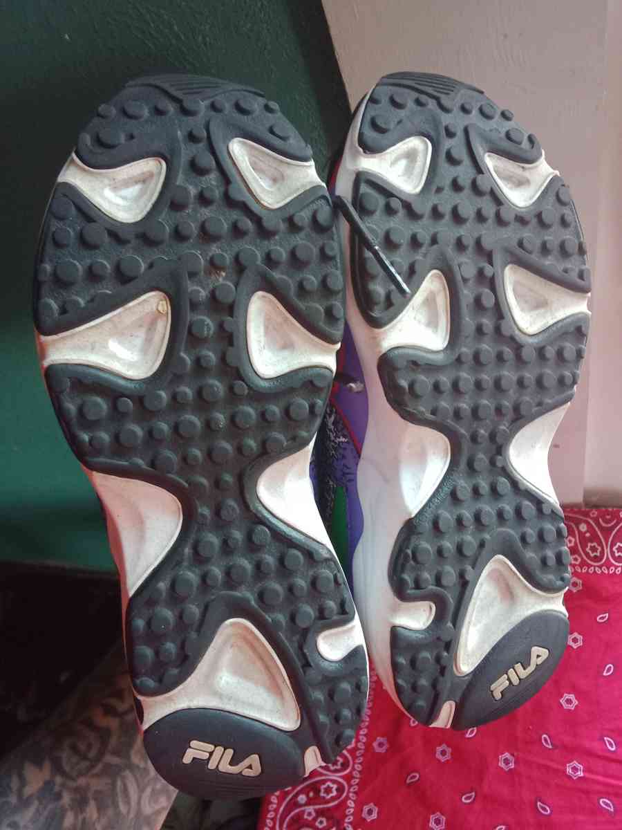 Fila shoes size 6y - Dayton, Ohio - FleaMarketBay