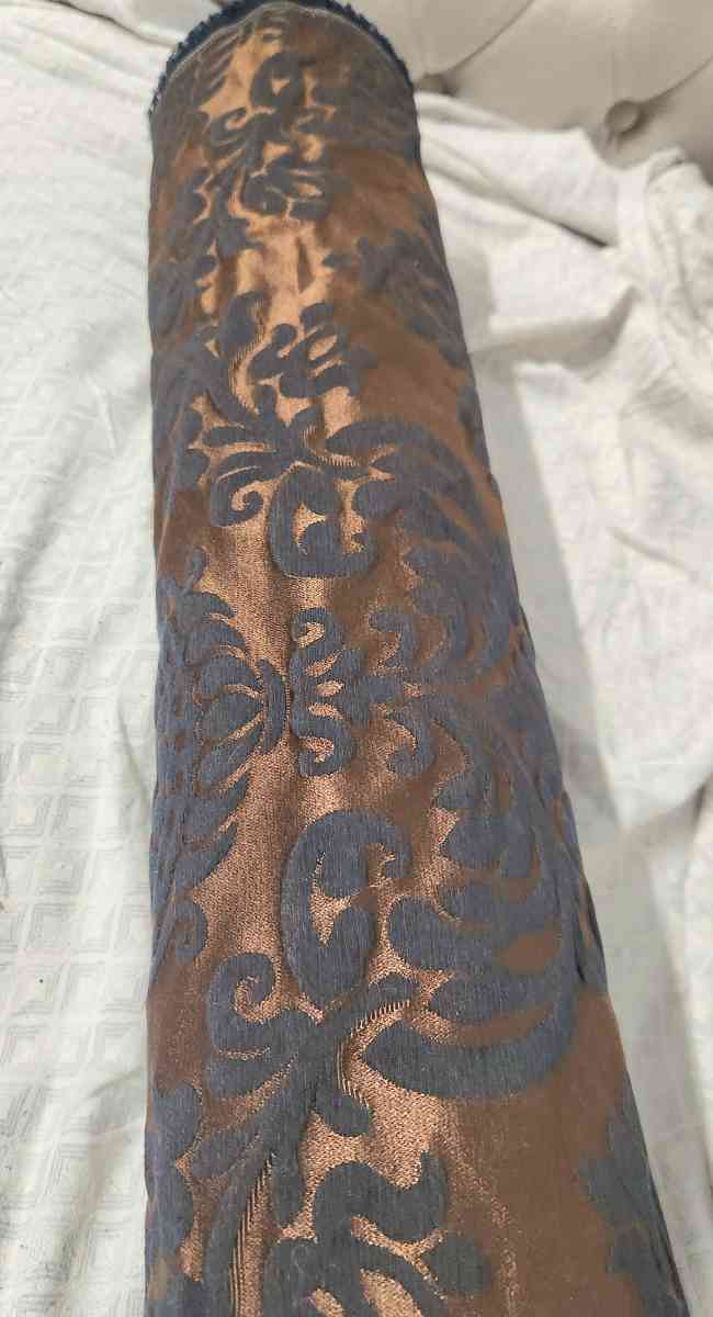 Upholstery Bolt of Gold n Navy Iridescent 7Ydsx5Ft Reversibl - Kenner, Louisiana - FleaMarketBay
