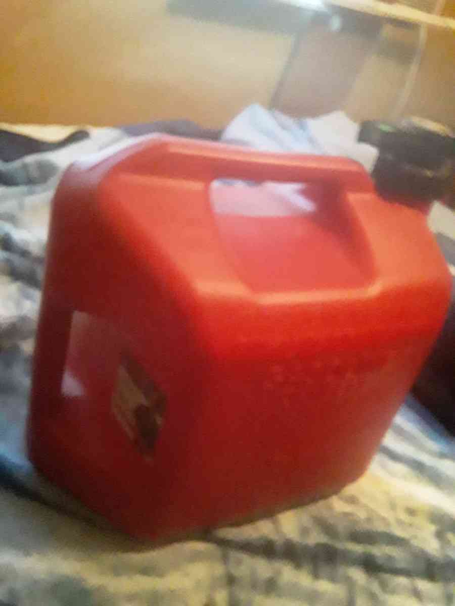 gasoline container - La Puente, California - FleaMarketBay