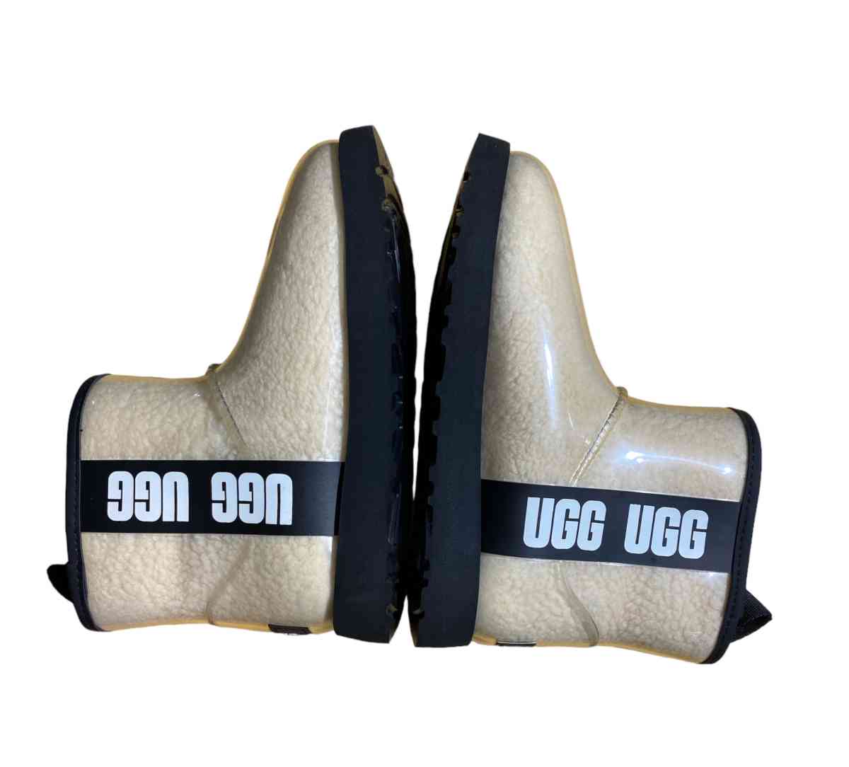 UGG Classic Clear Mini Boots NWT Size 5 - Chicago Heights, Illinois - FleaMarketBay