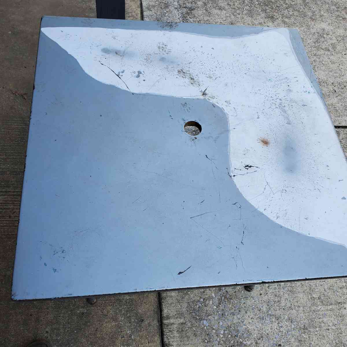 Metal Table  36x36x29  Heavy Outdoor  Will Need To Painted - Rock Island, Tennessee - FleaMarketBay