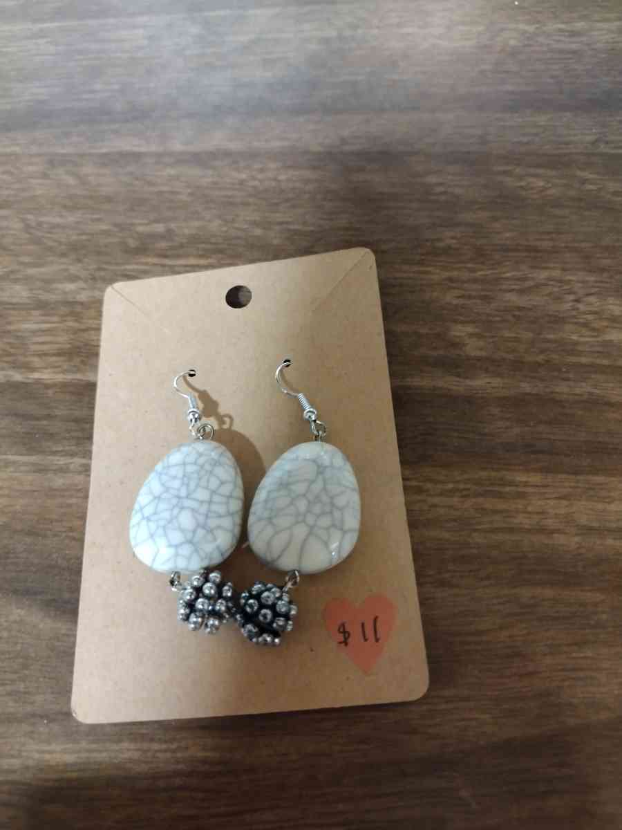 Different earrings - Conway, Arkansas - FleaMarketBay