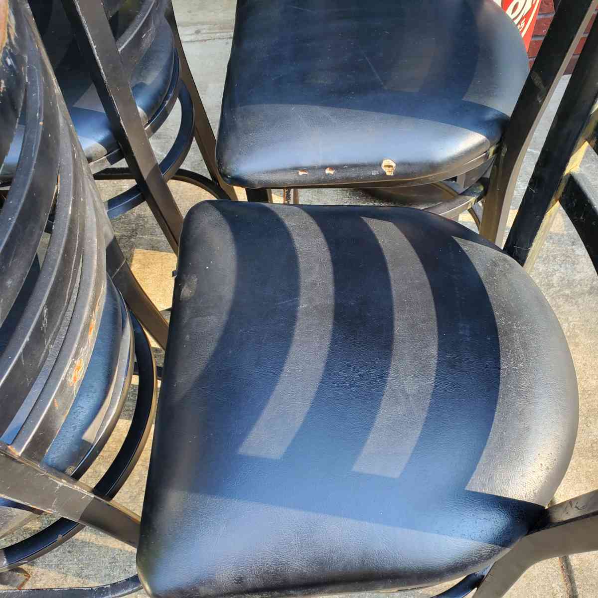 Metal Chairs  Bar Height W Cushioned Seats  RRR Furniture - Rock Island, Tennessee - FleaMarketBay